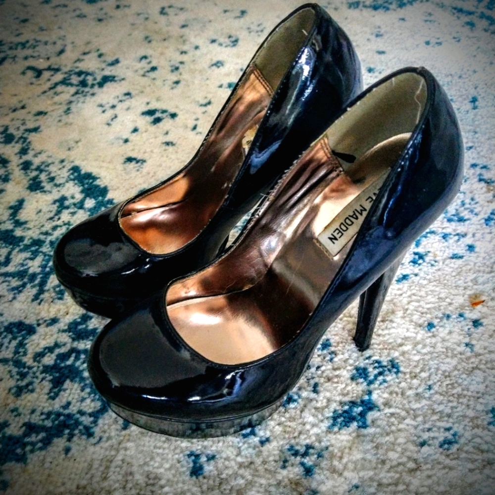 Size 7 black steve madden shoes great condition